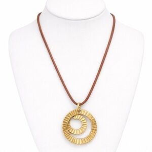 Swirl pendant cord necklace